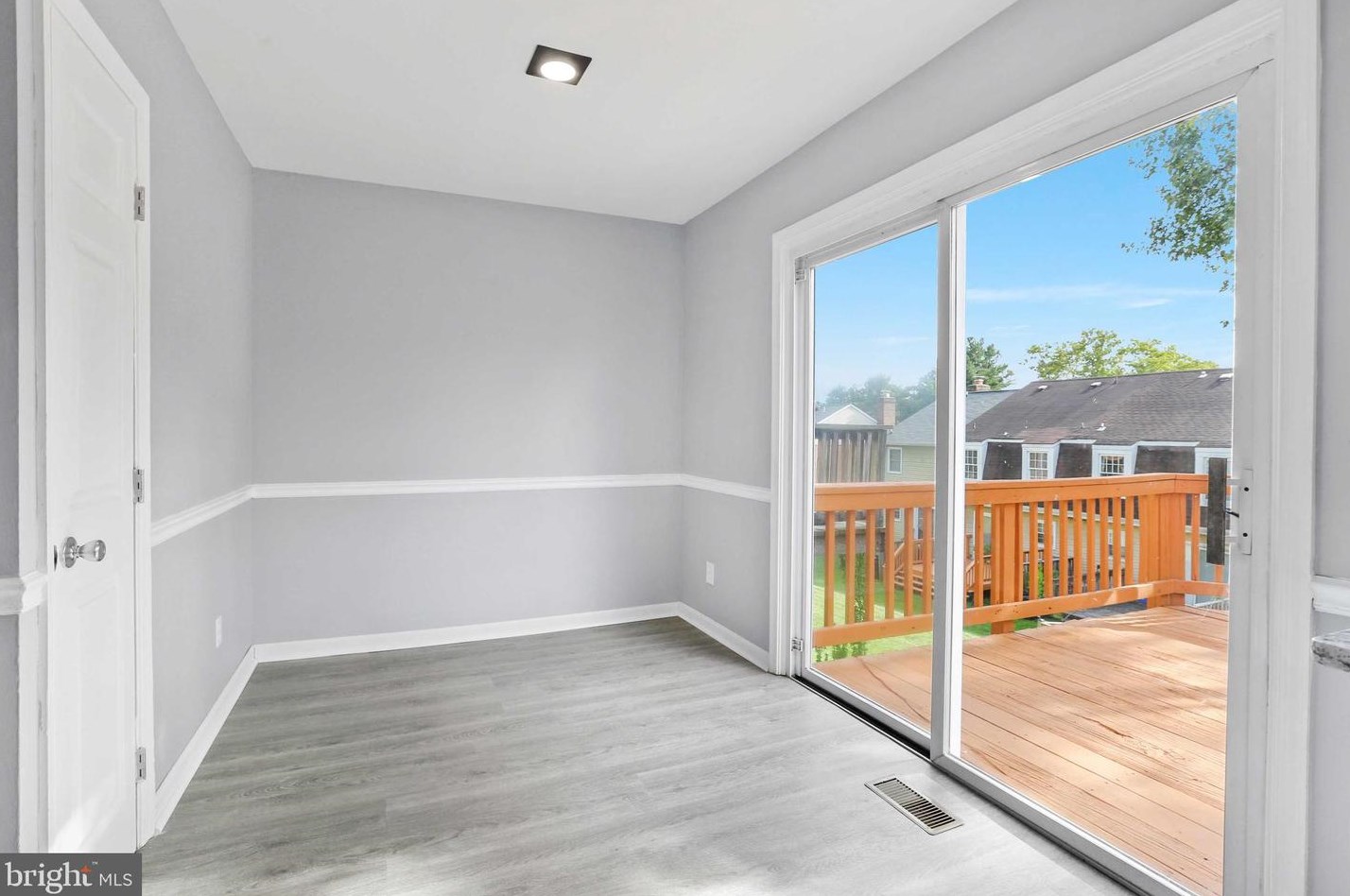 5804 Richardson Mews Sq, Baltimore MD  21227-4212 exterior