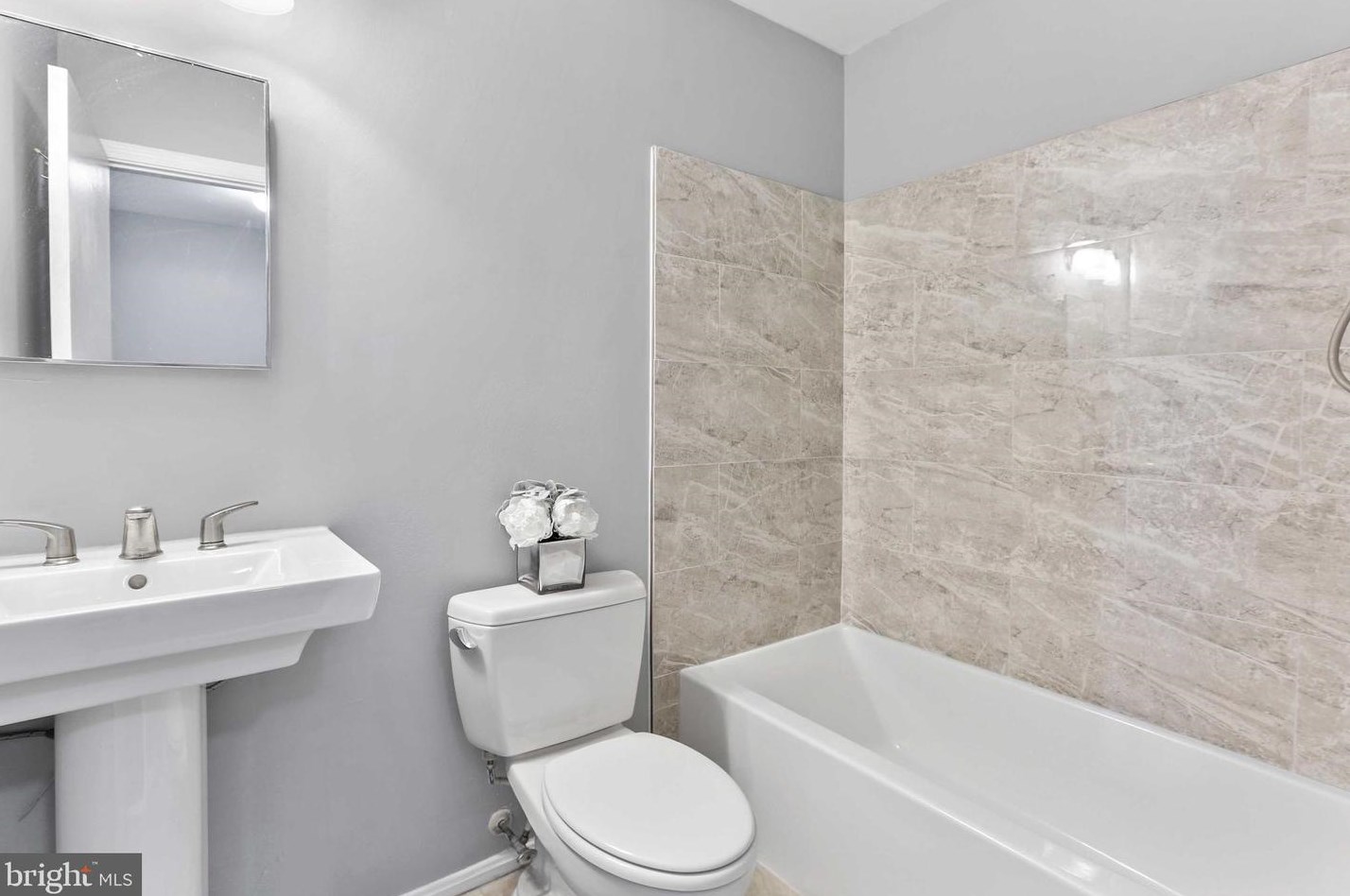 5804 Richardson Mews Sq, Baltimore MD  21227-4212 exterior