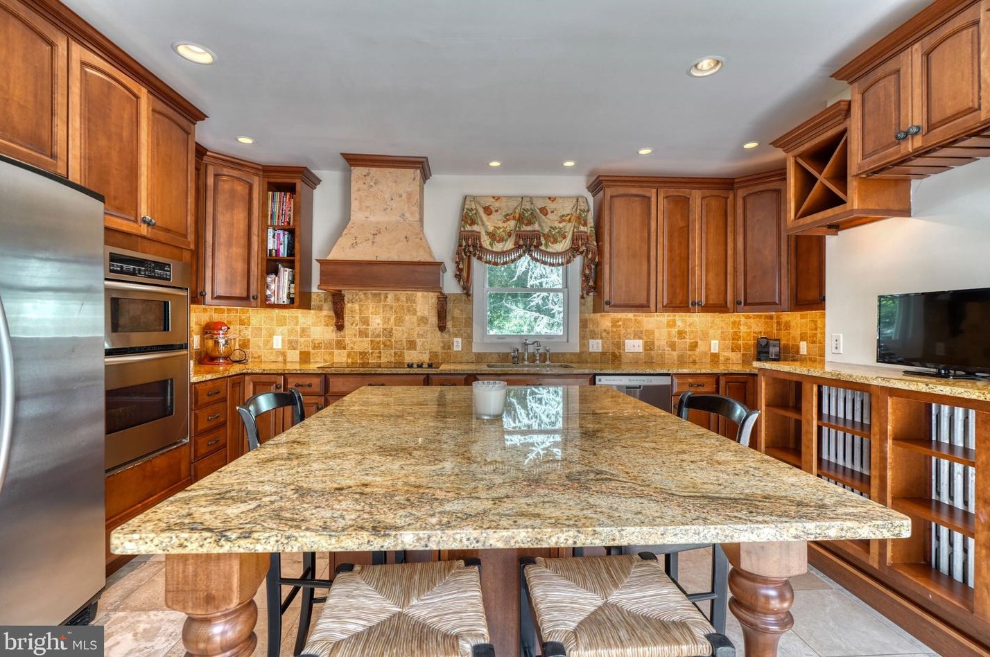 210 Anvil Way, Baltimore MD 21212-1301 exterior