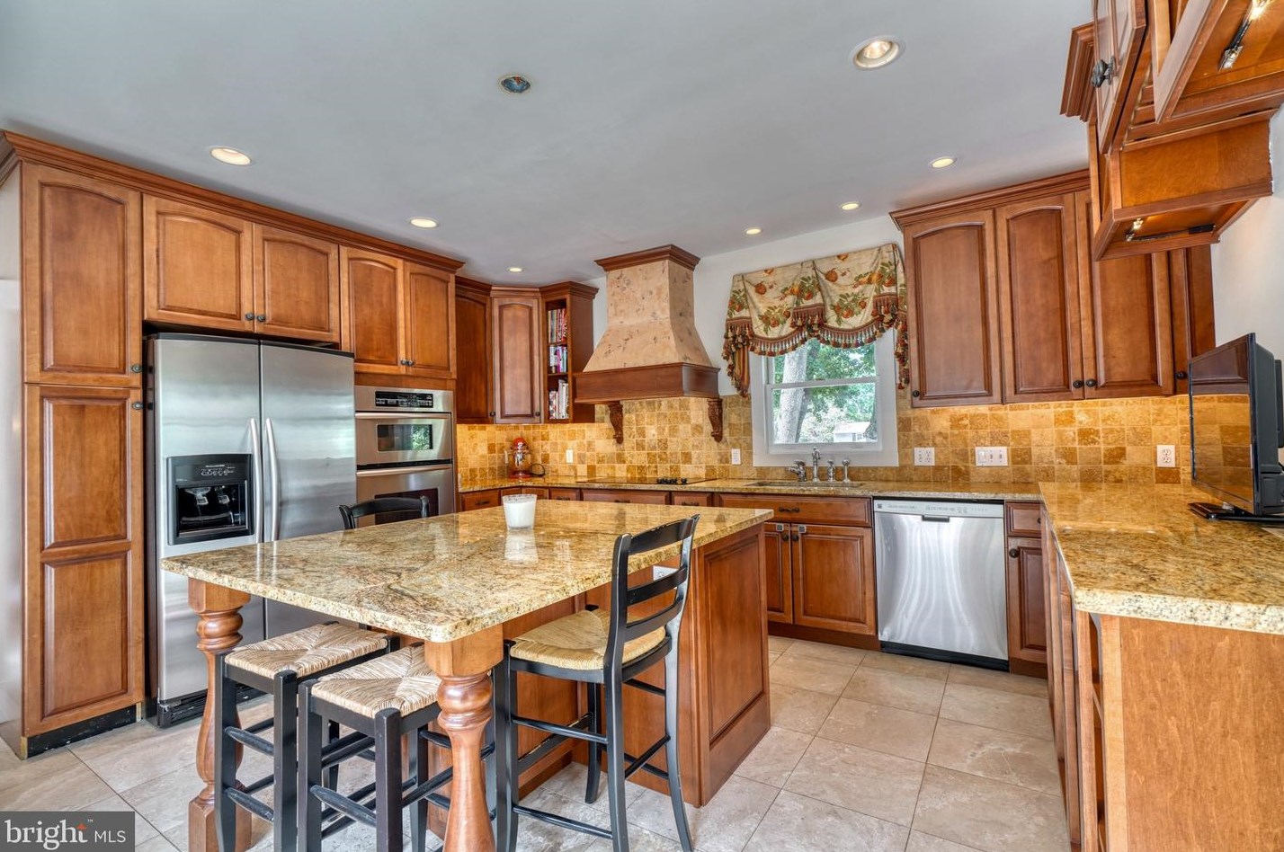 210 Anvil Way, Baltimore MD 21212-1301 exterior