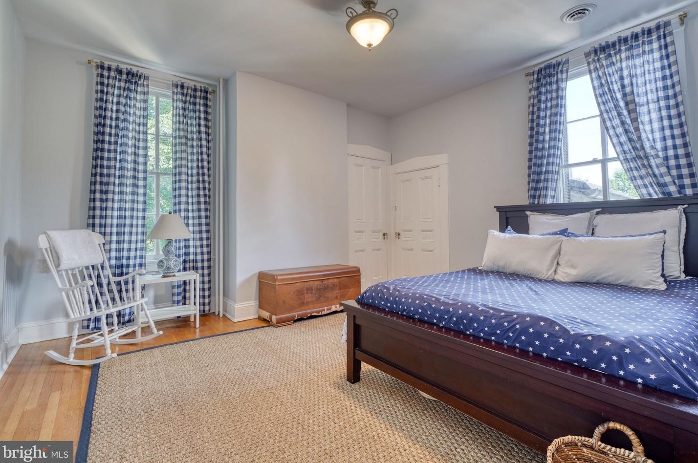 210 Anvil Way, Baltimore MD 21212-1301 exterior