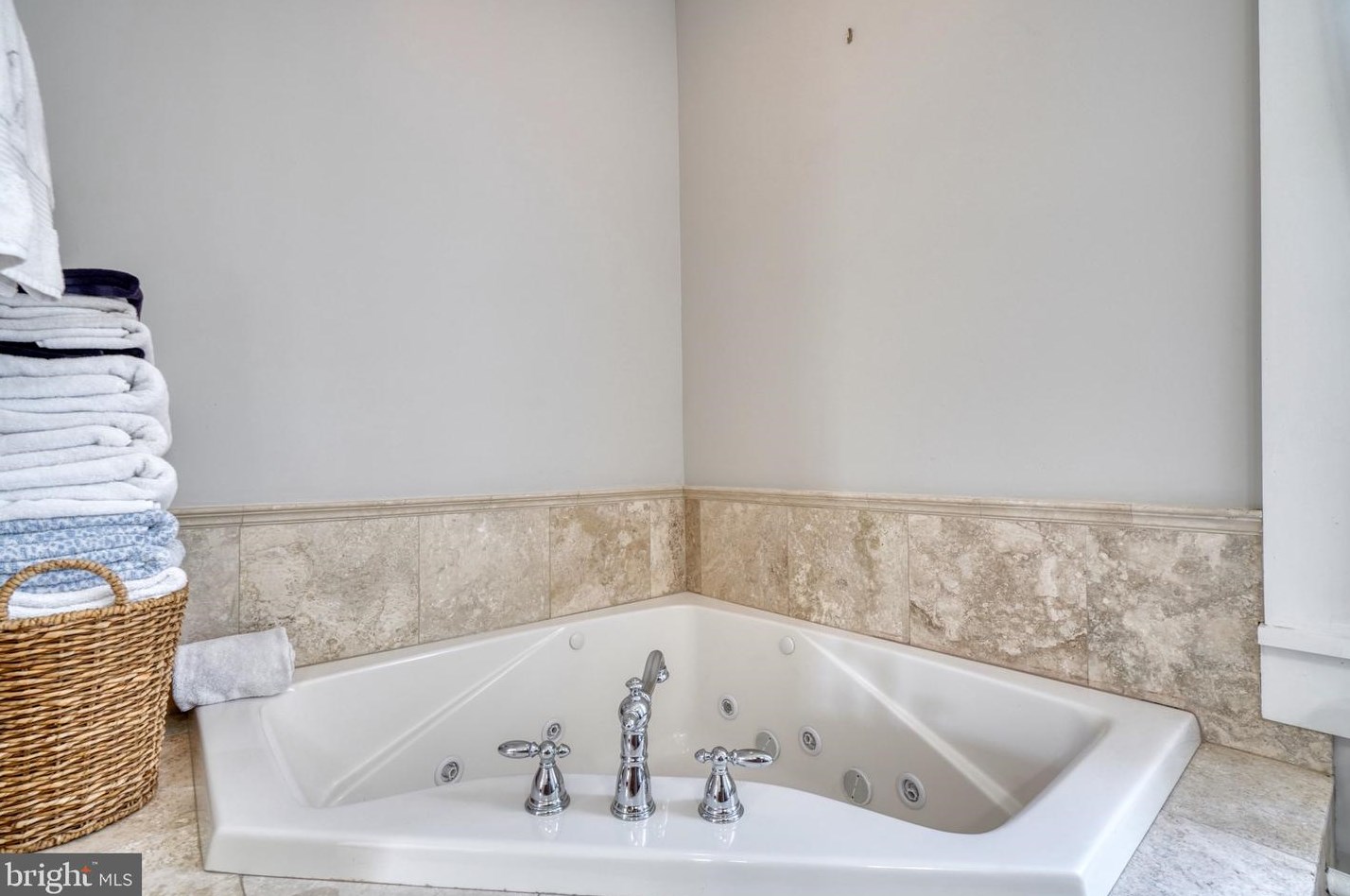 210 Anvil Way, Baltimore MD 21212-1301 exterior