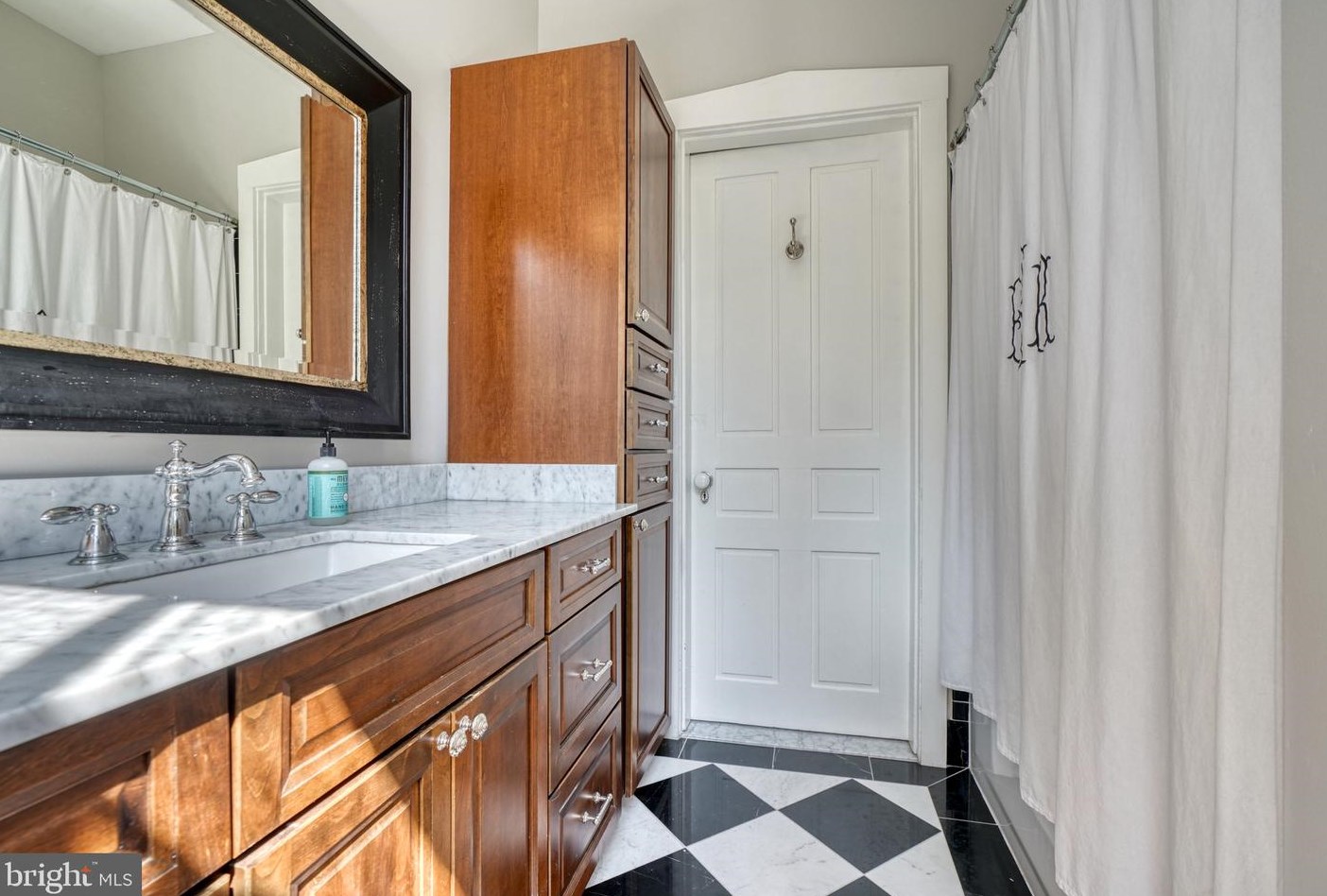 210 Anvil Way, Baltimore MD 21212-1301 exterior