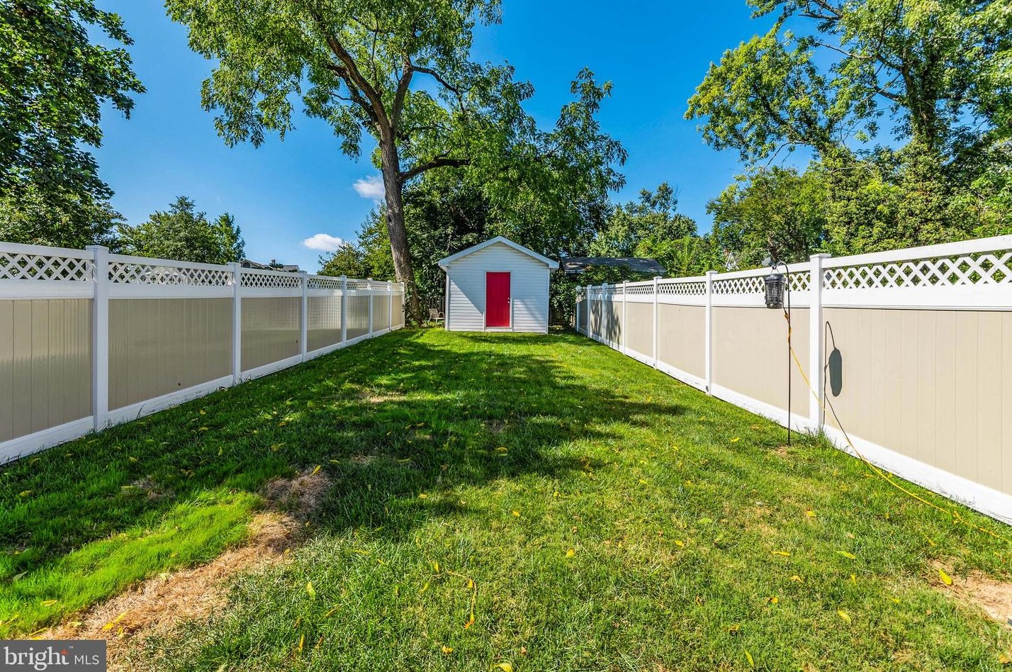 52 Mellor Ave, Baltimore MD 21228-5105 exterior