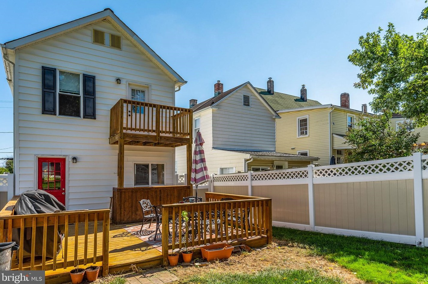 52 Mellor Ave, Baltimore MD 21228-5105 exterior