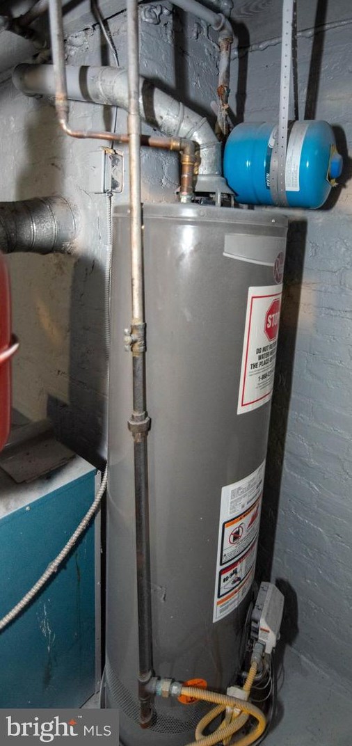 24 Portship Rd, Baltimore MD 21222-3855 exterior