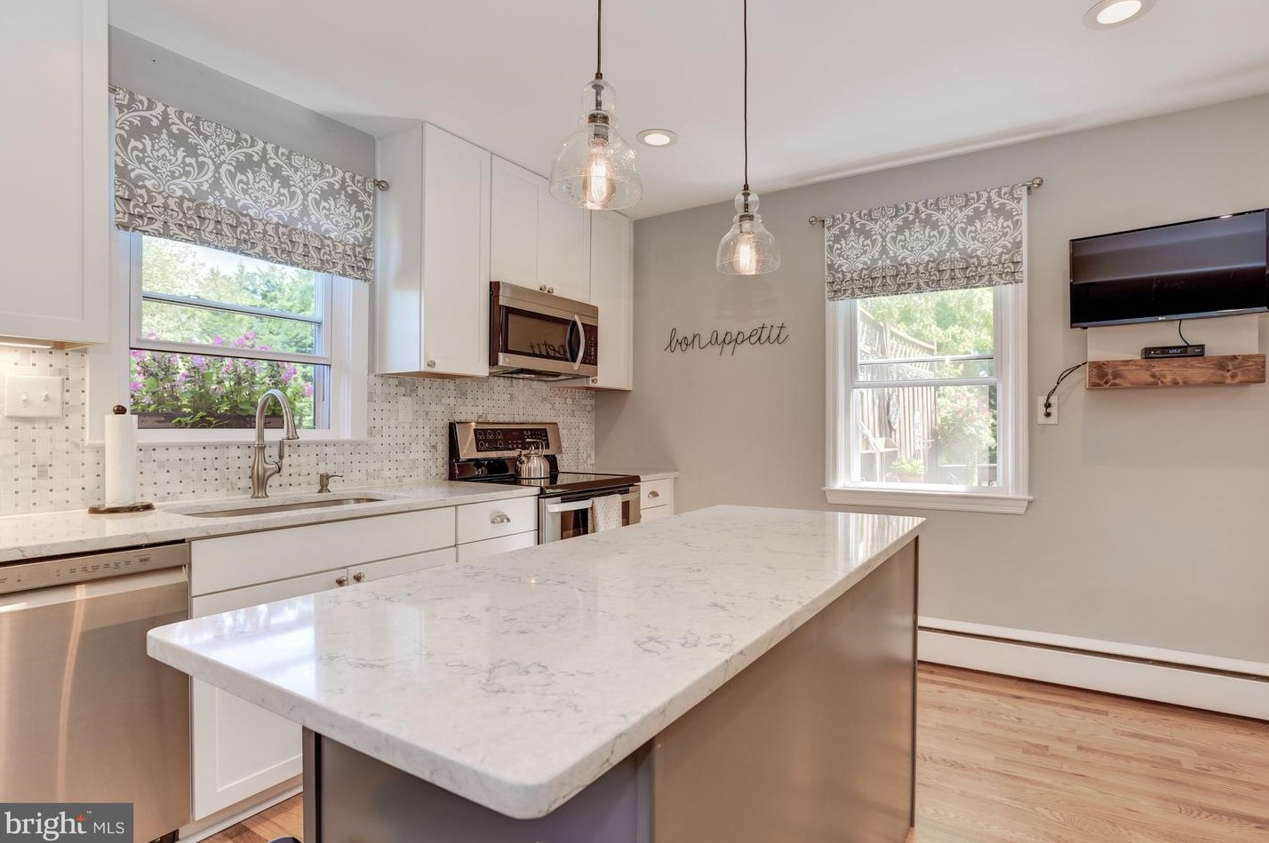 2215 Old Frederick Rd, Baltimore MD  21228-4811 exterior