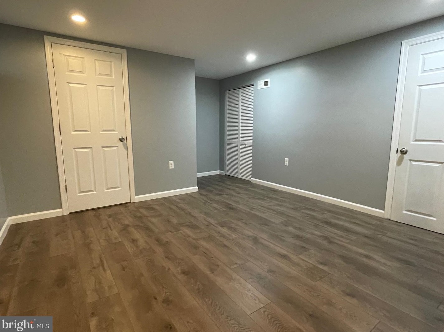 6119 Mt Rdg Rd, Baltimore MD 21228-2240 exterior