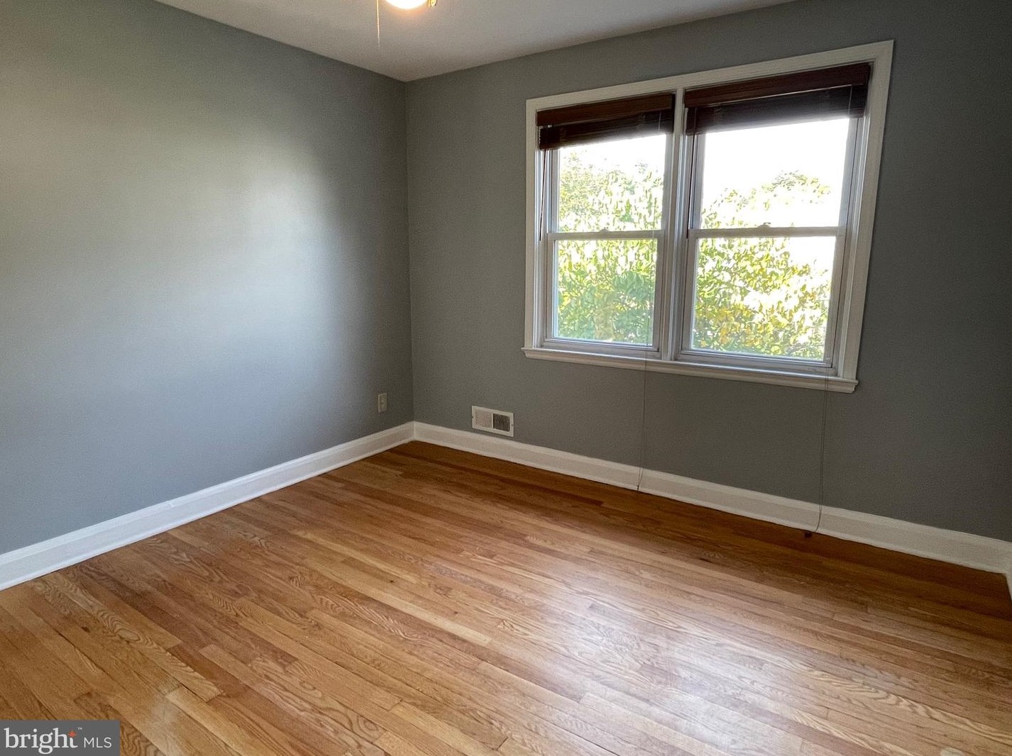 6119 Mt Rdg Rd, Baltimore MD 21228-2240 exterior