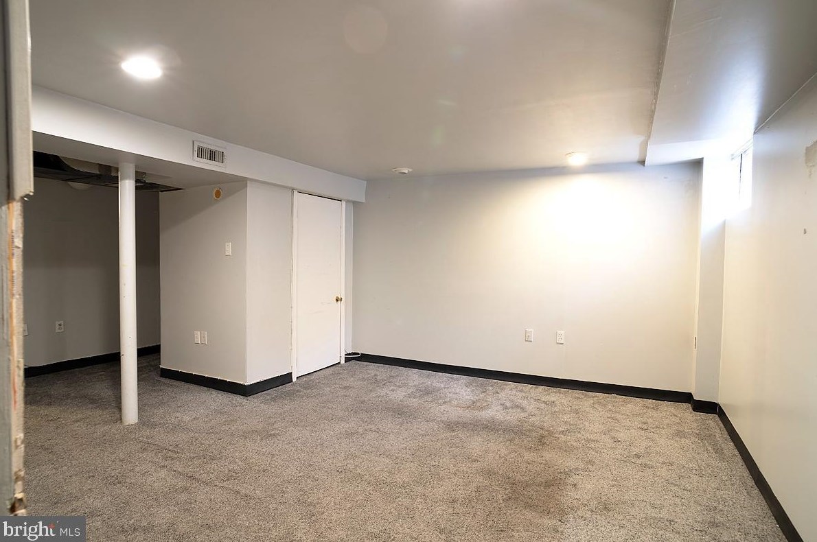 5452 Whitlock Rd, Baltimore MD  21229-1021 exterior