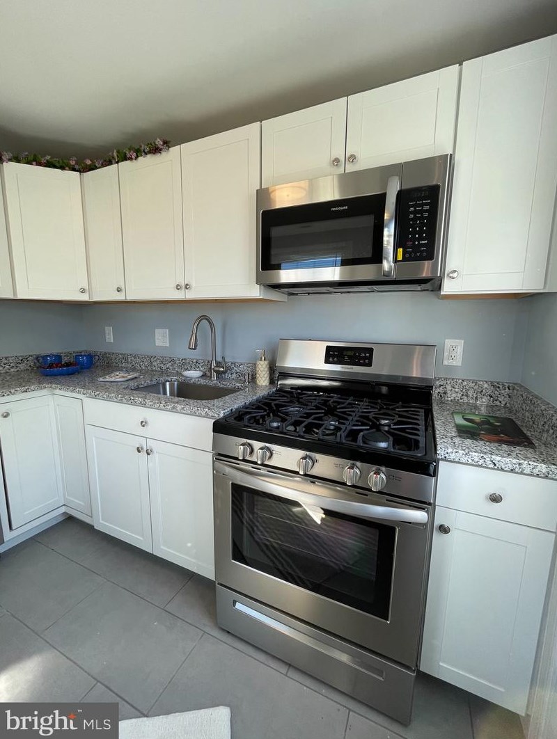 3443 Loganview Dr, Baltimore MD  21222-5950 exterior
