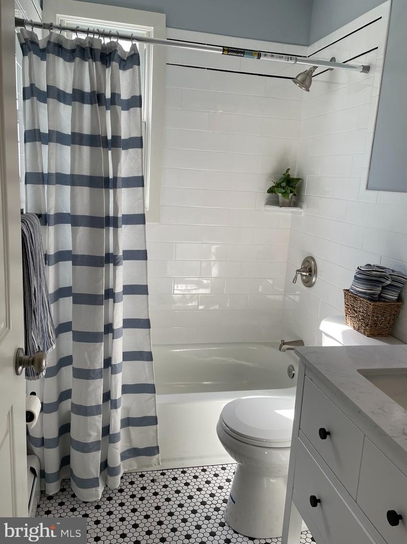 3443 Loganview Dr, Baltimore MD  21222-5950 exterior