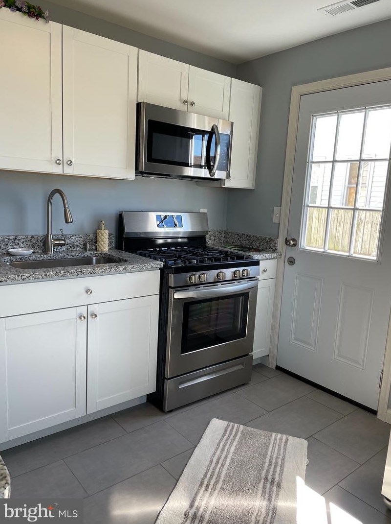 3443 Loganview Dr, Baltimore MD  21222-5950 exterior