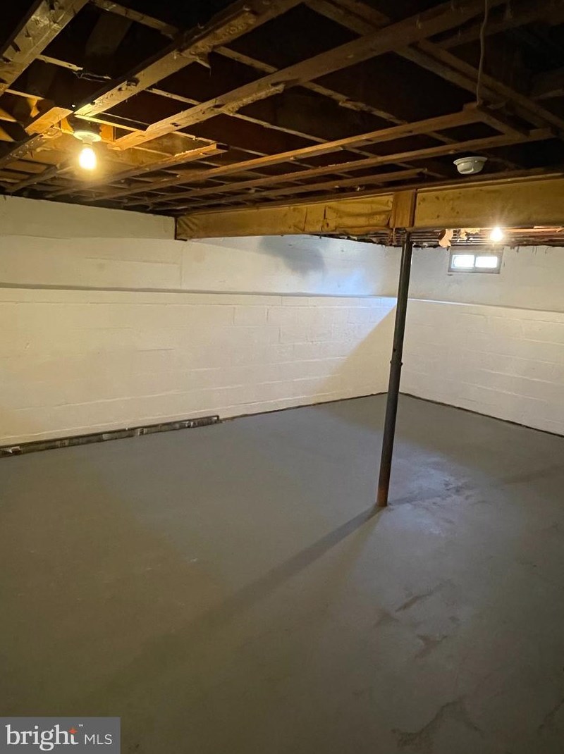 3443 Loganview Dr, Baltimore MD  21222-5950 exterior