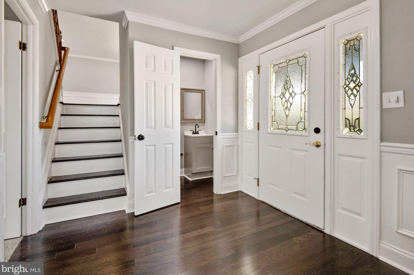 5820 Heron Dr, Baltimore MD  21227-4317 exterior