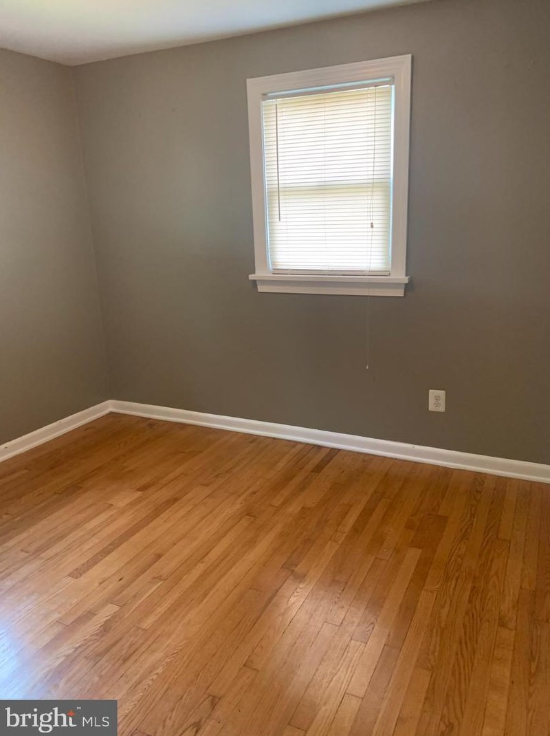 1242 Elm Rd, Baltimore MD  21227-3939 exterior