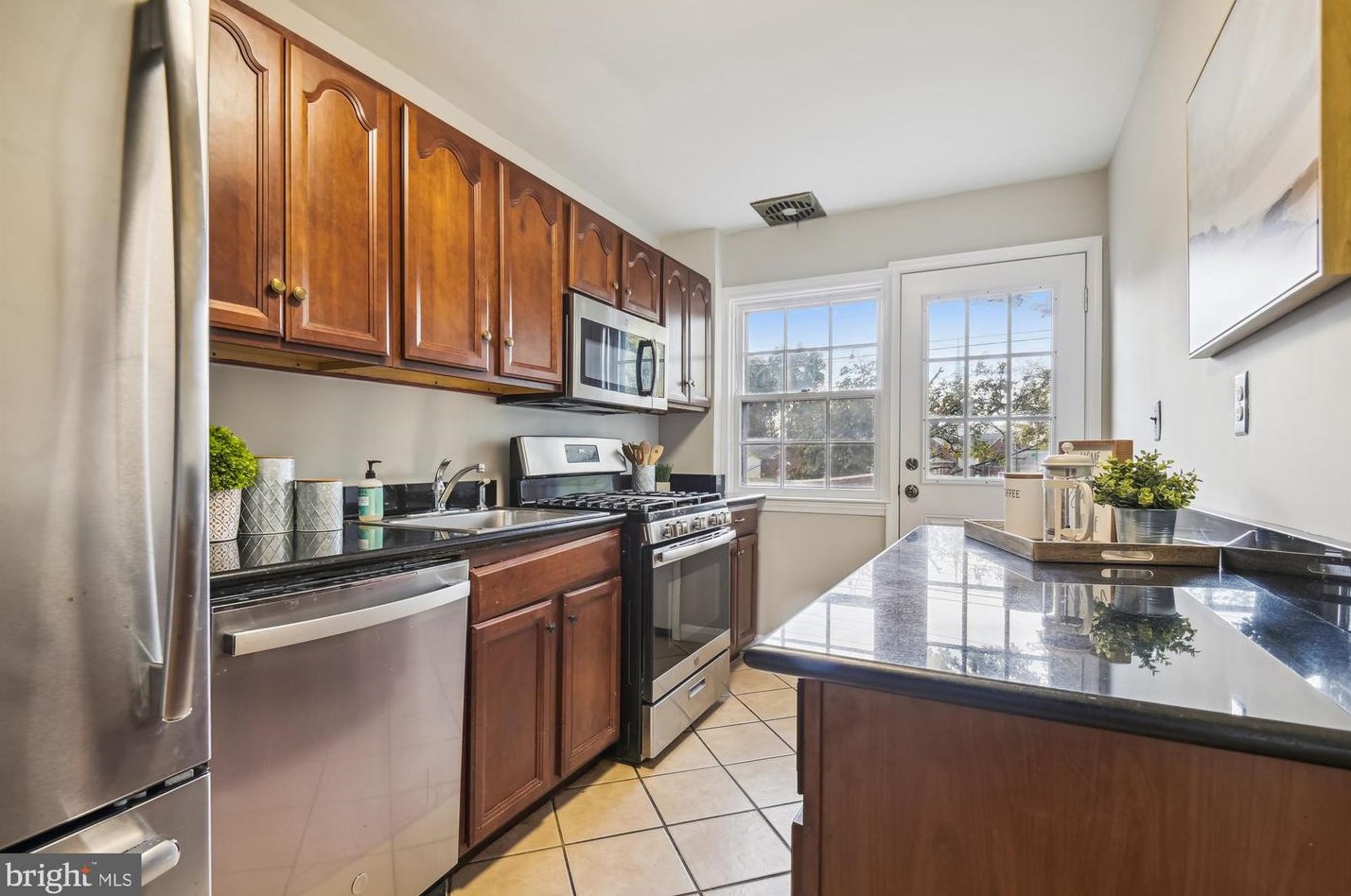 415 Lambeth Rd, Baltimore MD 21228-1842 exterior