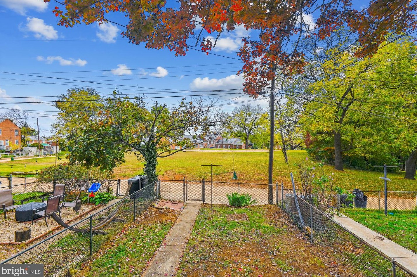 415 Lambeth Rd, Baltimore MD 21228-1842 exterior