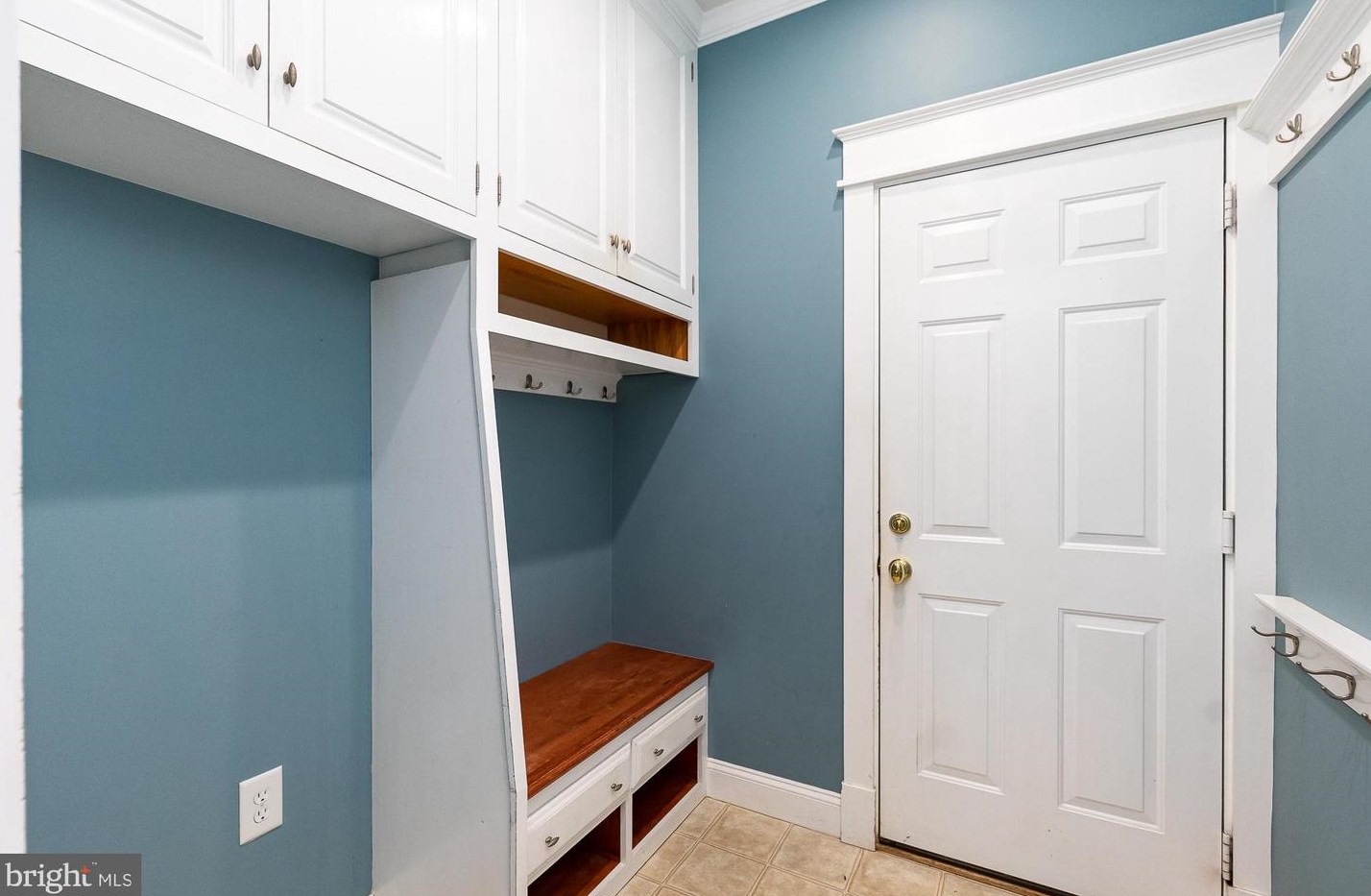 8216 Selwin Ct, Baltimore MD 21237-3363 exterior