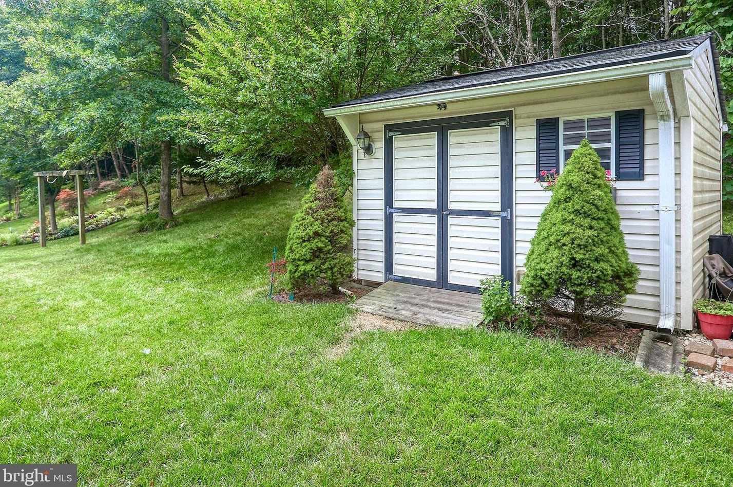 8216 Selwin Ct, Baltimore MD 21237-3363 exterior