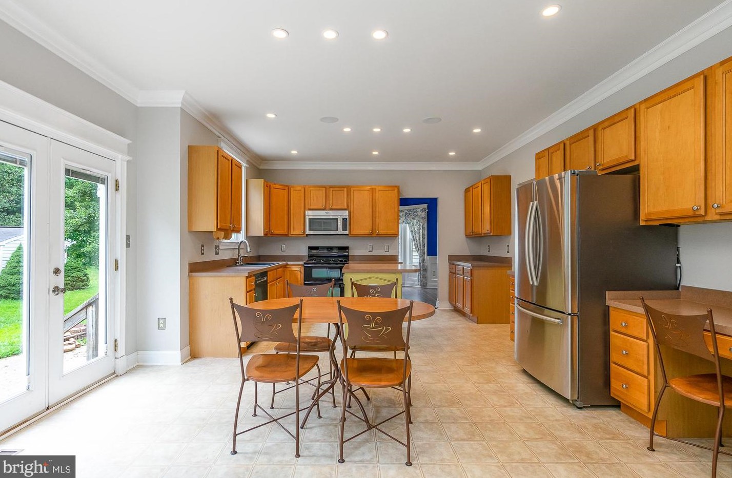 8216 Selwin Ct, Baltimore MD 21237-3363 exterior