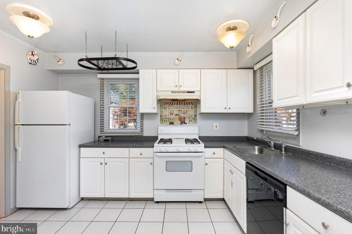 3621 Forest Hill Rd, Baltimore MD  21207-6344 exterior