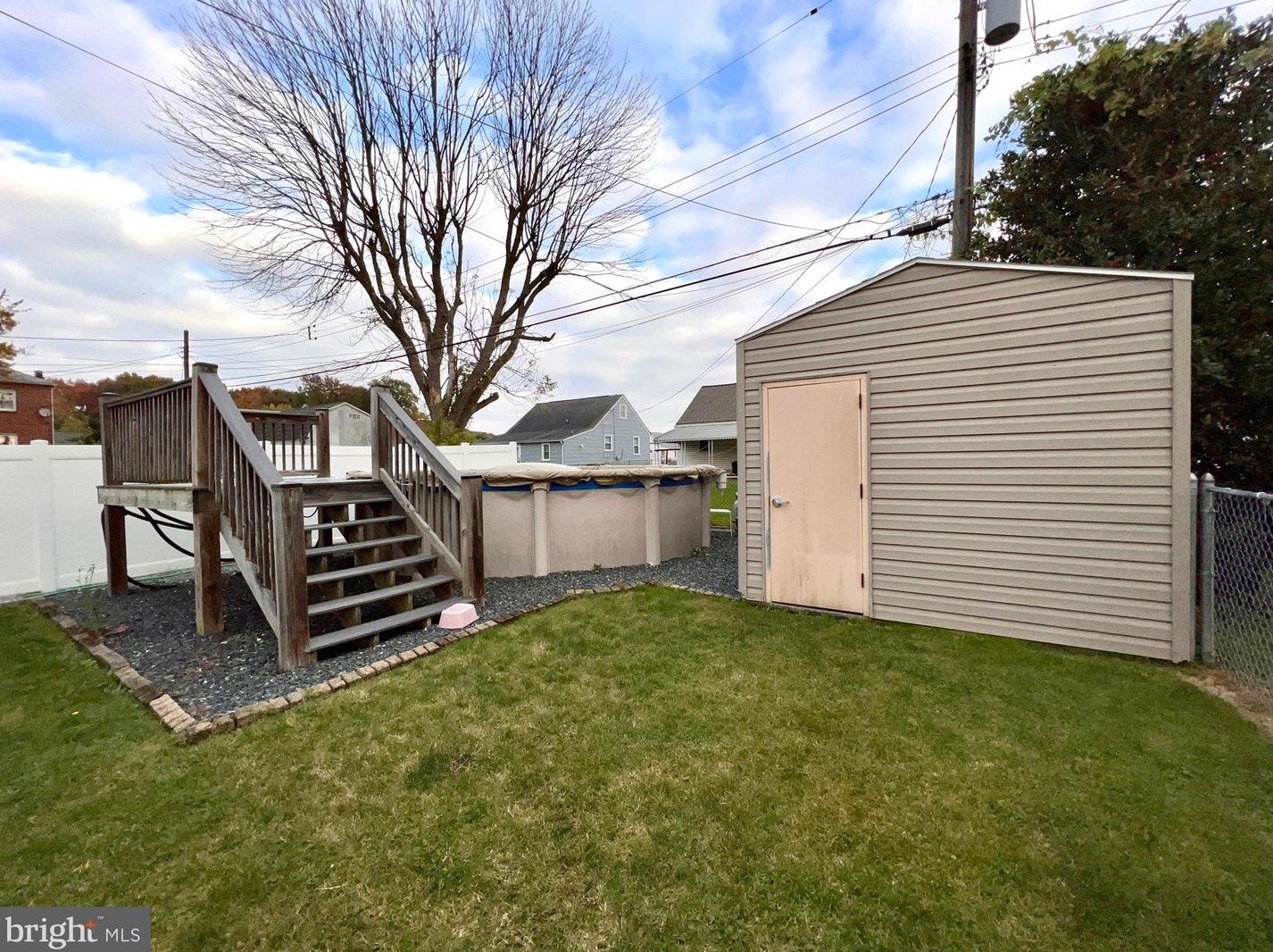 6821 Youngstown Ave, Baltimore MD  21222-1113 exterior