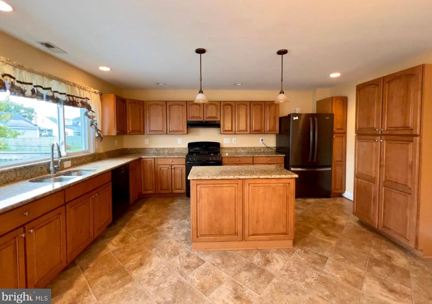 6821 Youngstown Ave, Baltimore MD  21222-1113 exterior