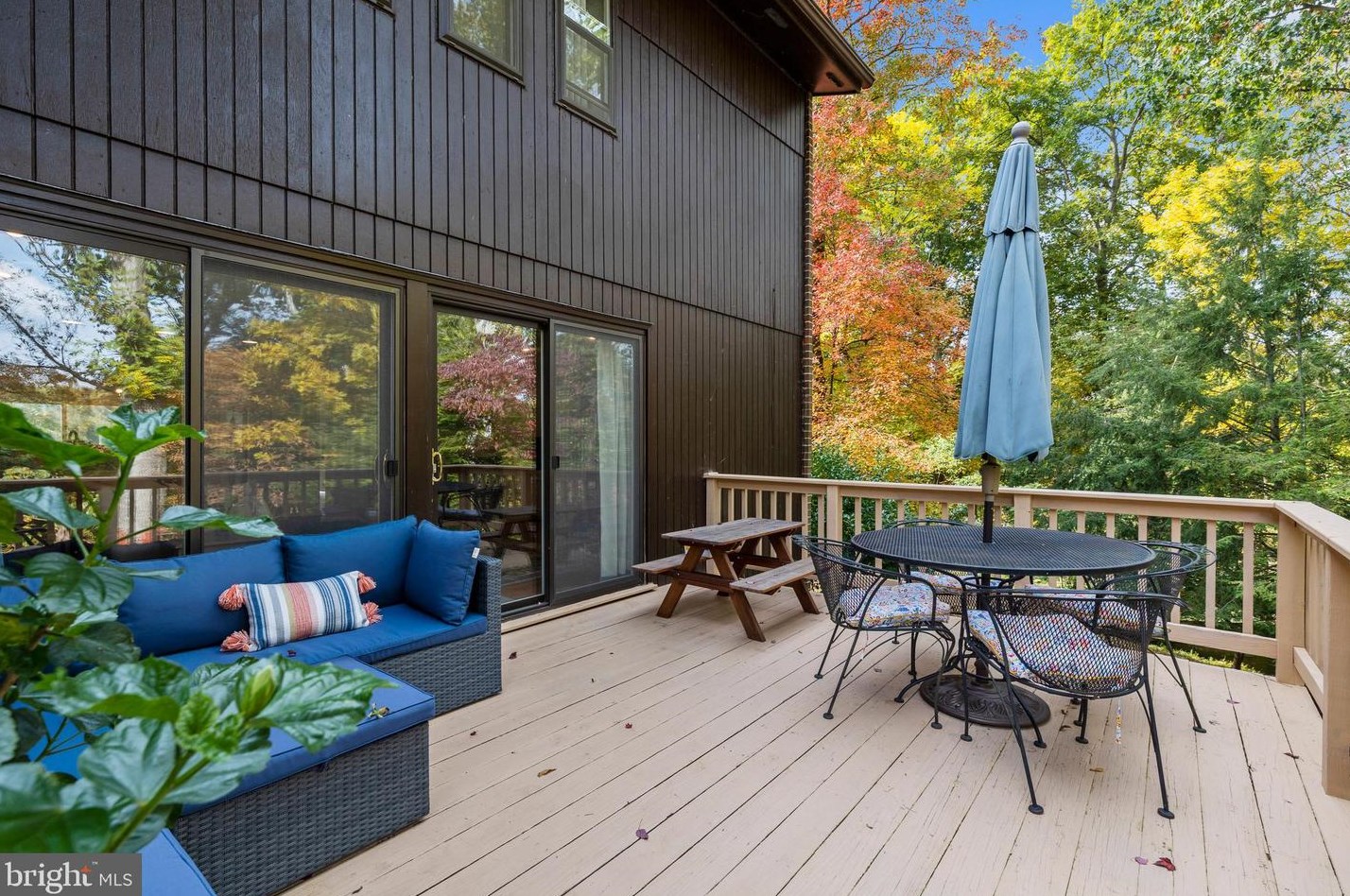 6112 Buckingham Mnr Dr, Baltimore MD exterior