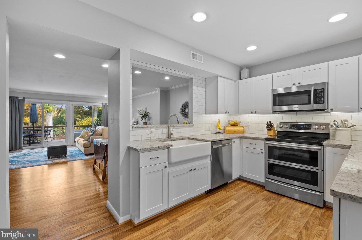 6112 Buckingham Mnr Dr, Baltimore MD exterior