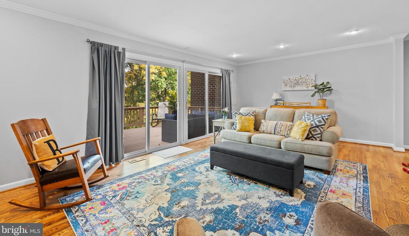 6112 Buckingham Mnr Dr, Baltimore MD exterior