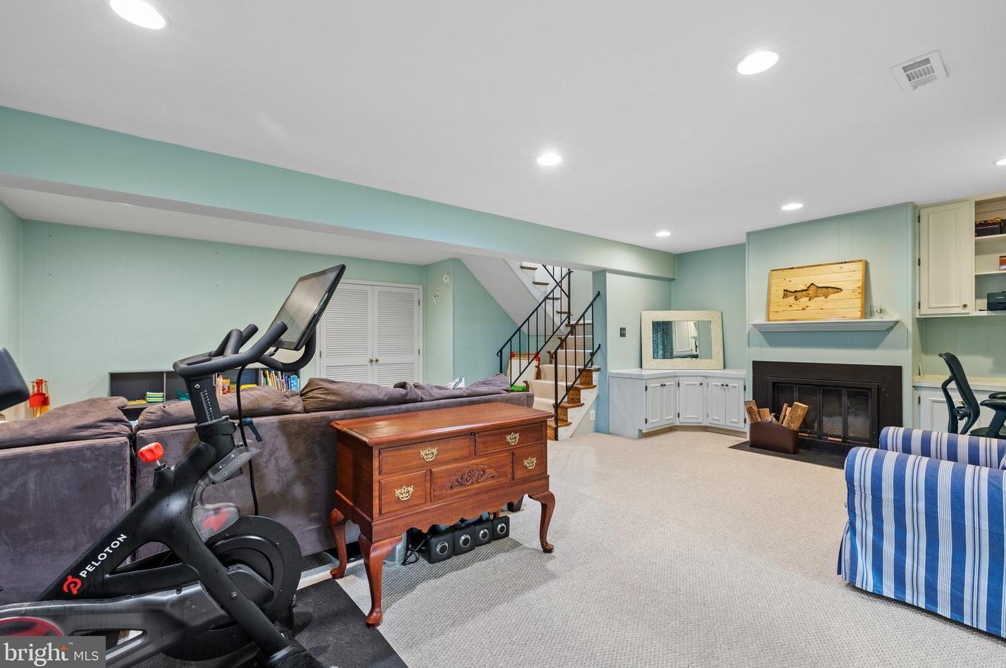 6112 Buckingham Mnr Dr, Baltimore MD exterior