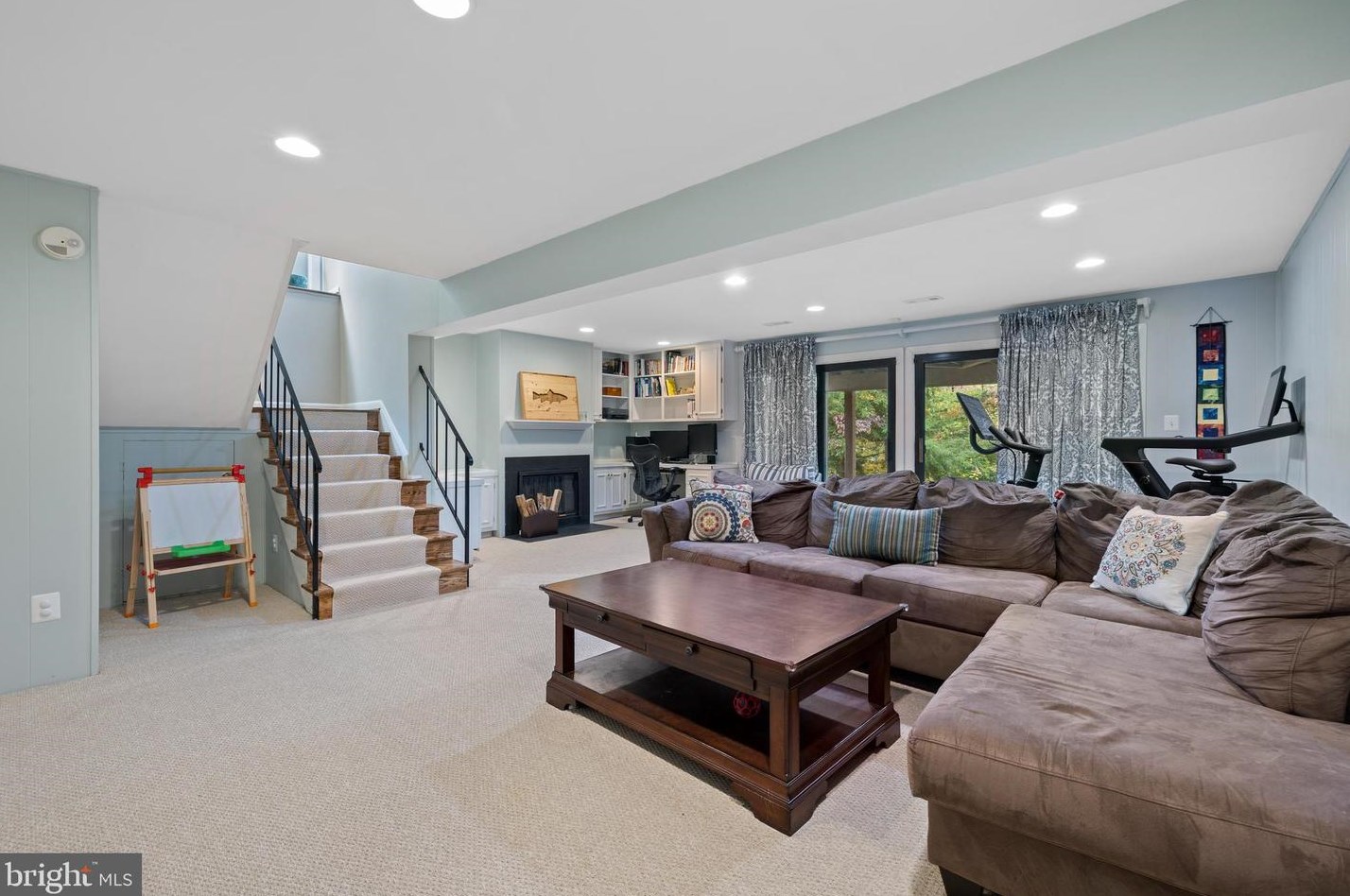 6112 Buckingham Mnr Dr, Baltimore MD exterior