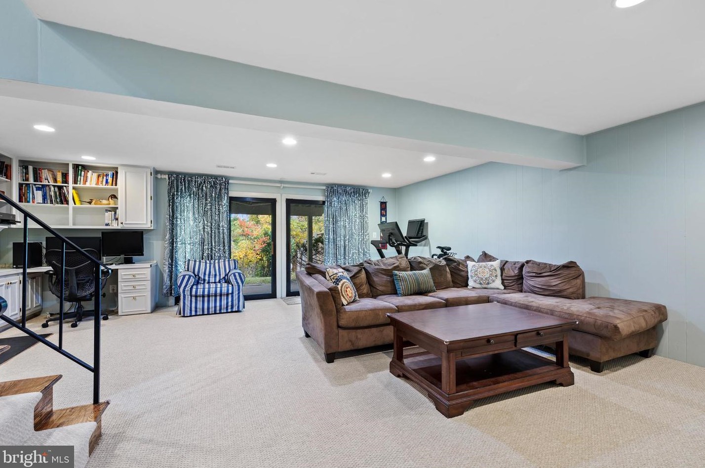 6112 Buckingham Mnr Dr, Baltimore MD exterior