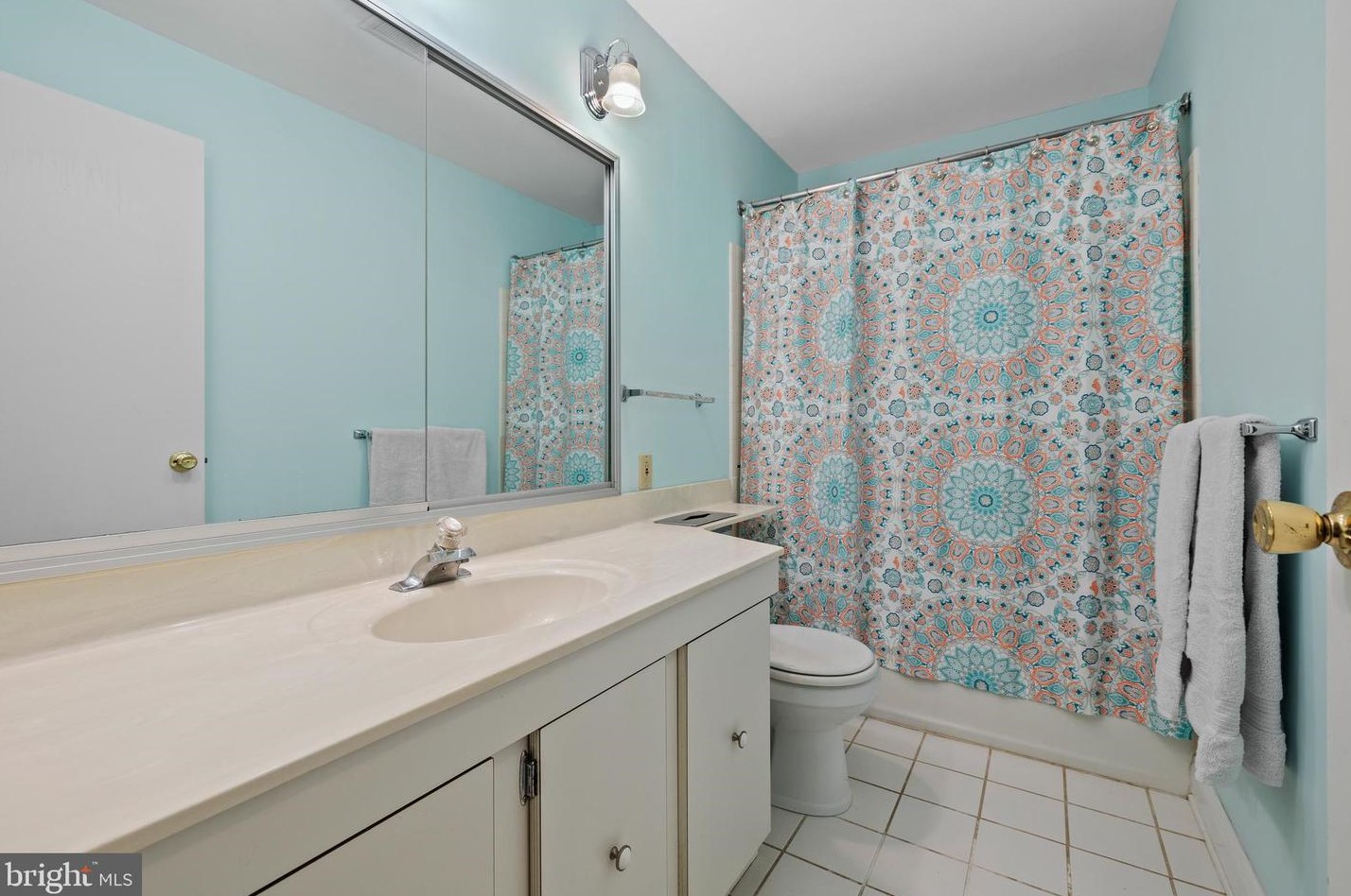 6112 Buckingham Mnr Dr, Baltimore MD exterior