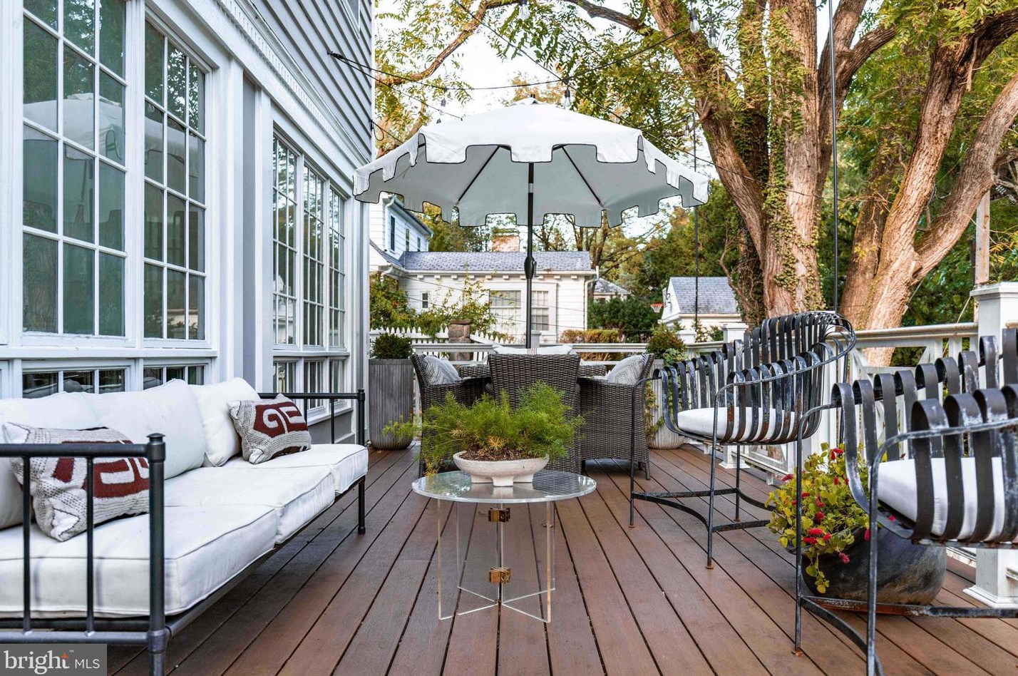 6421 Murray Hl Rd, Baltimore MD 21212-1028 exterior