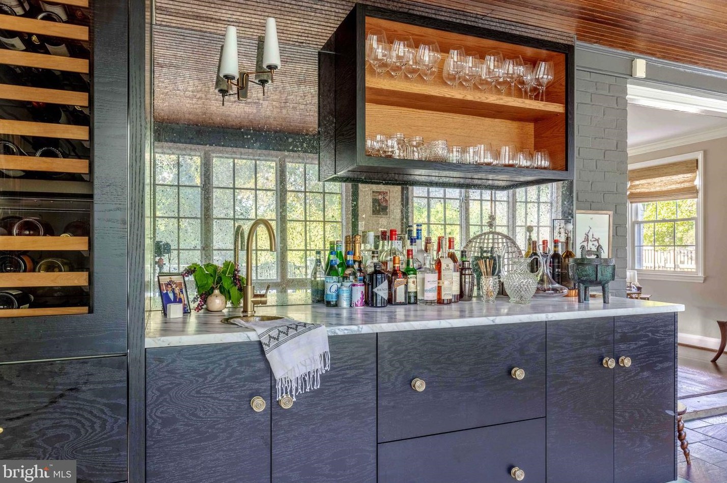 6421 Murray Hl Rd, Baltimore MD 21212-1028 exterior