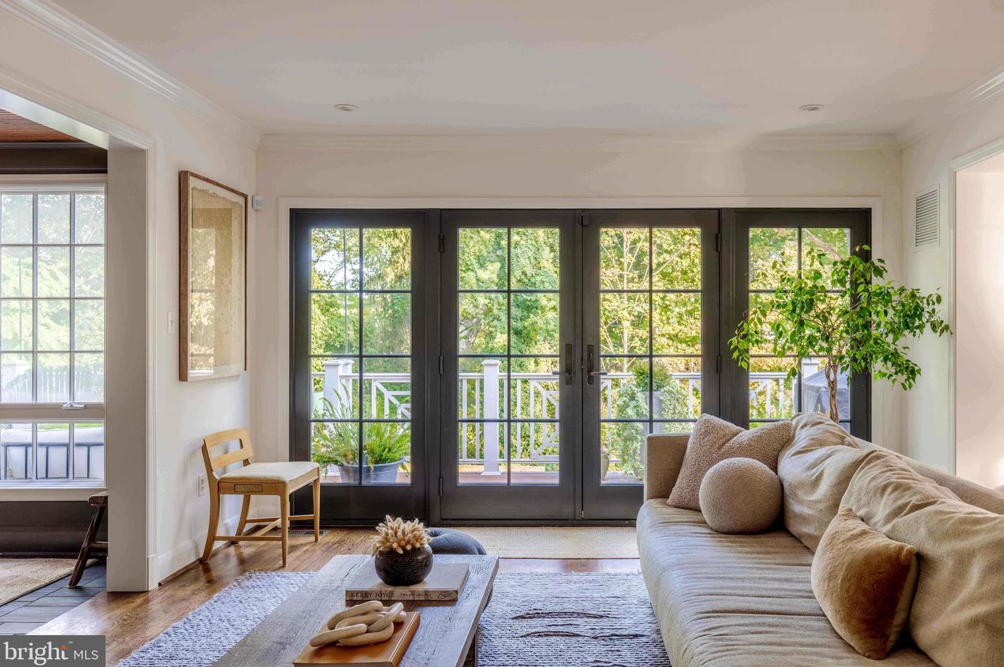 6421 Murray Hl Rd, Baltimore MD 21212-1028 exterior