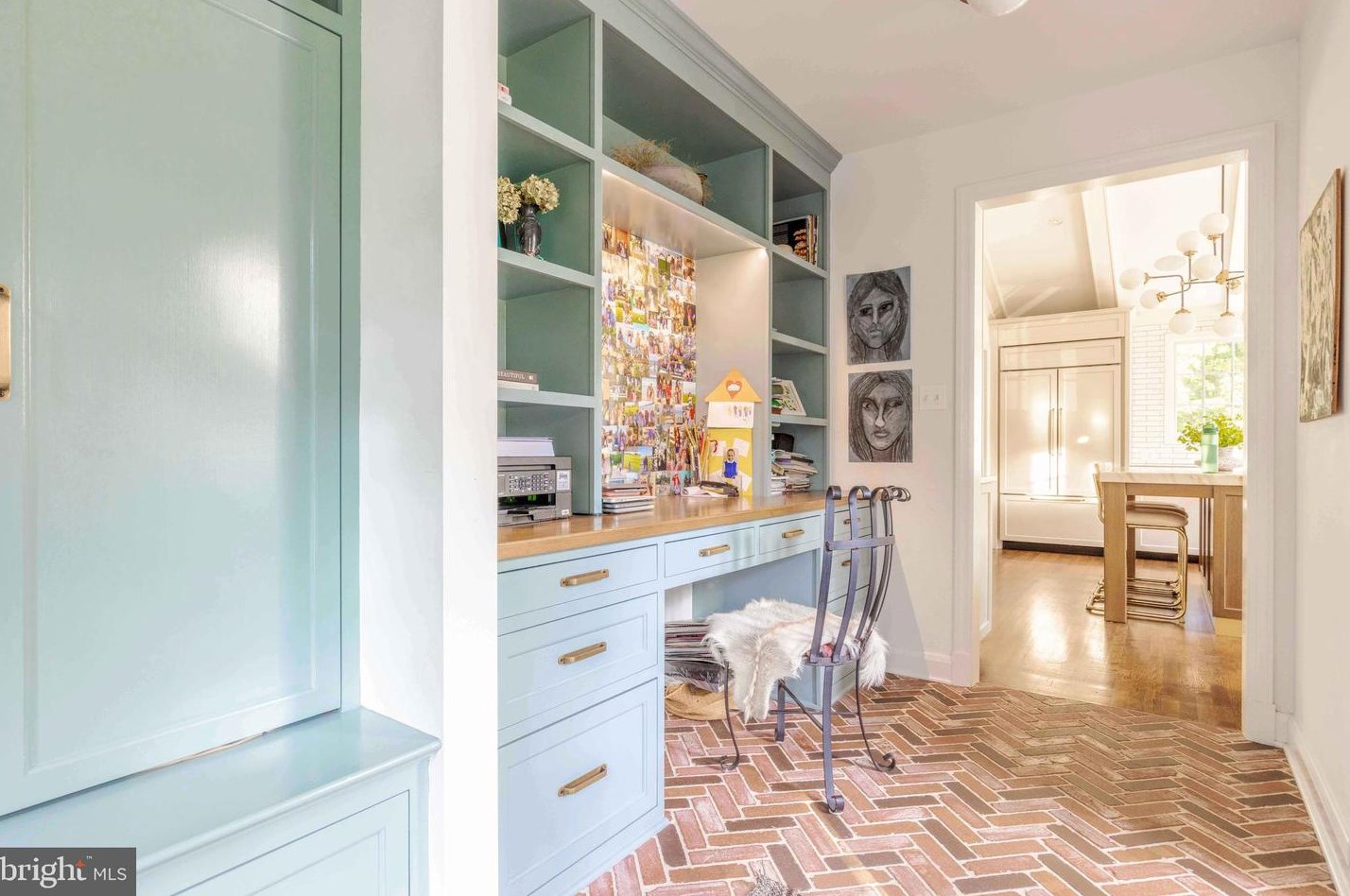 6421 Murray Hl Rd, Baltimore MD 21212-1028 exterior