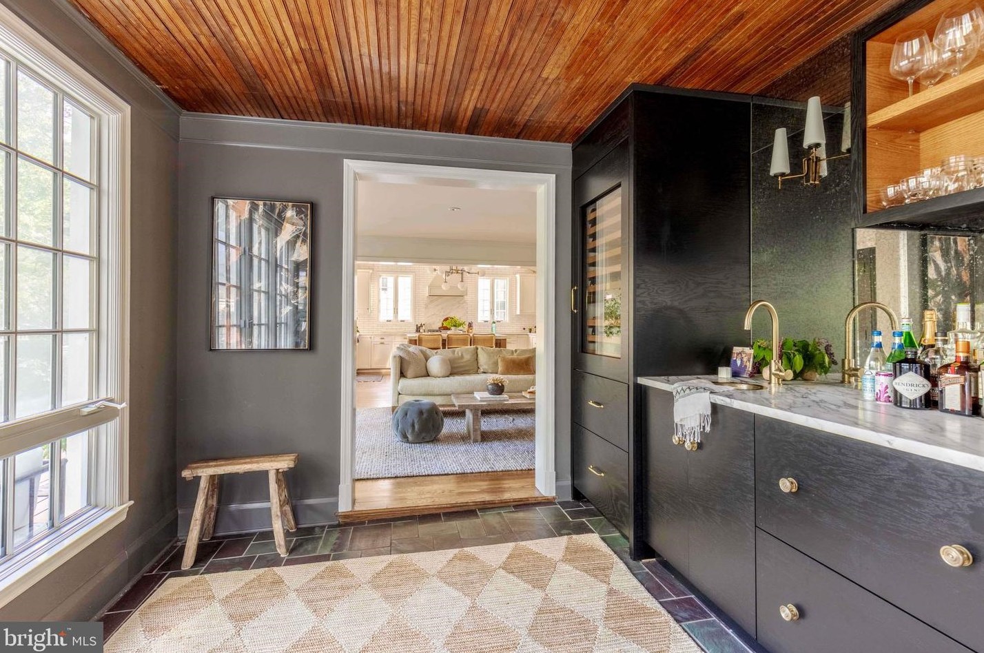 6421 Murray Hl Rd, Baltimore MD 21212-1028 exterior