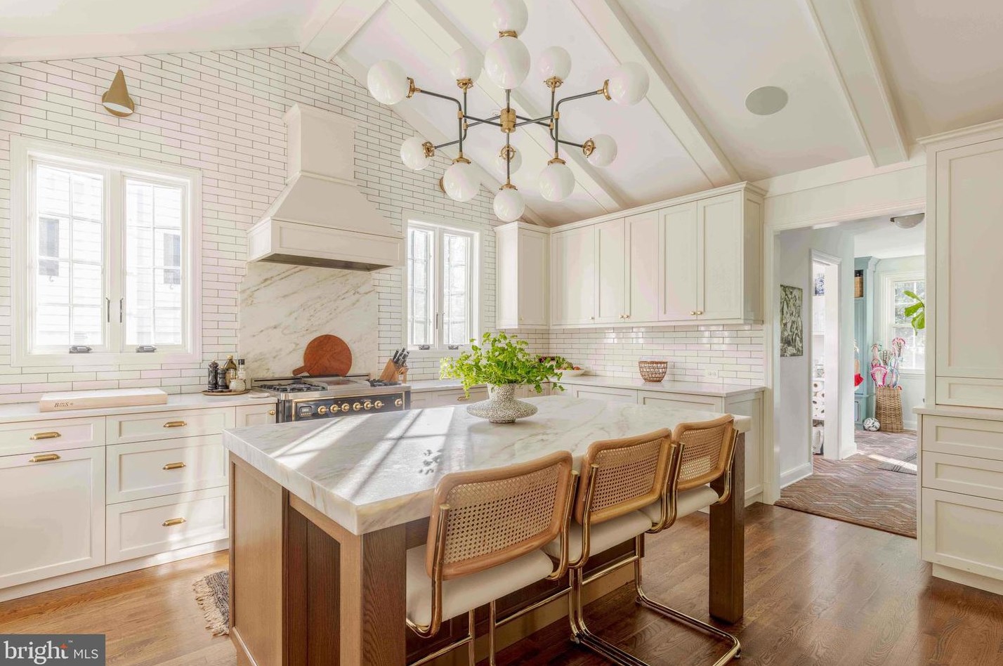 6421 Murray Hl Rd, Baltimore MD 21212-1028 exterior