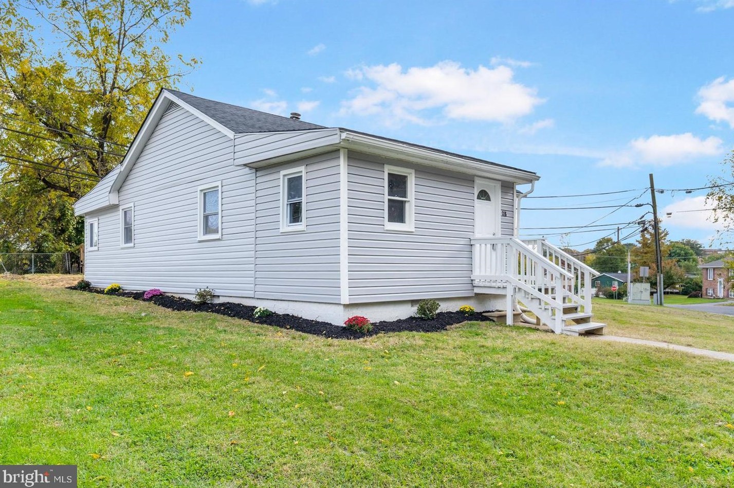 215 Glider Dr, Baltimore MD 21220-4603 exterior