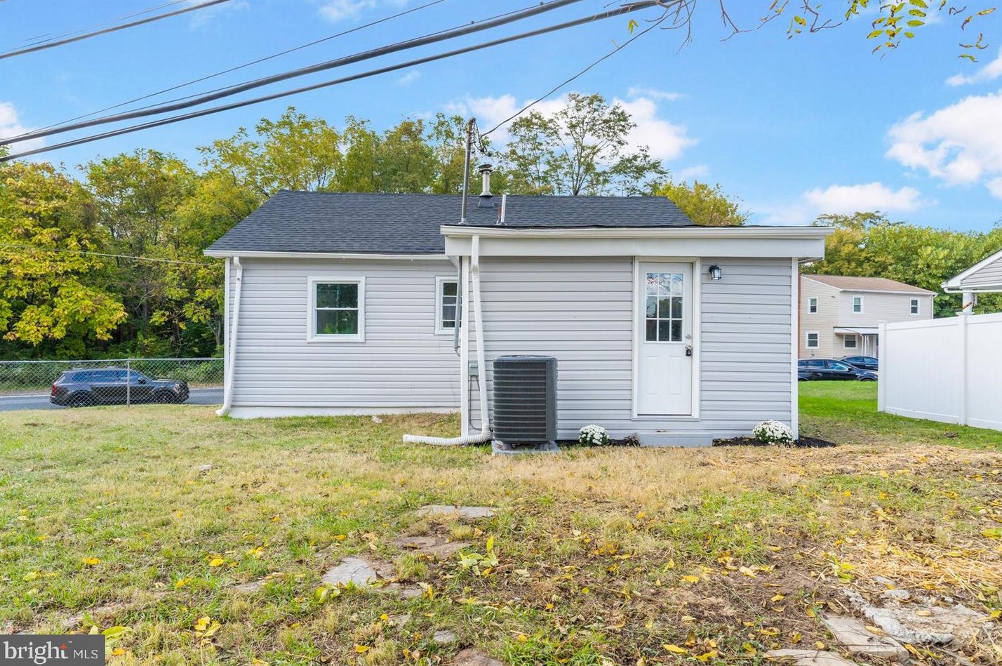 215 Glider Dr, Baltimore MD 21220-4603 exterior