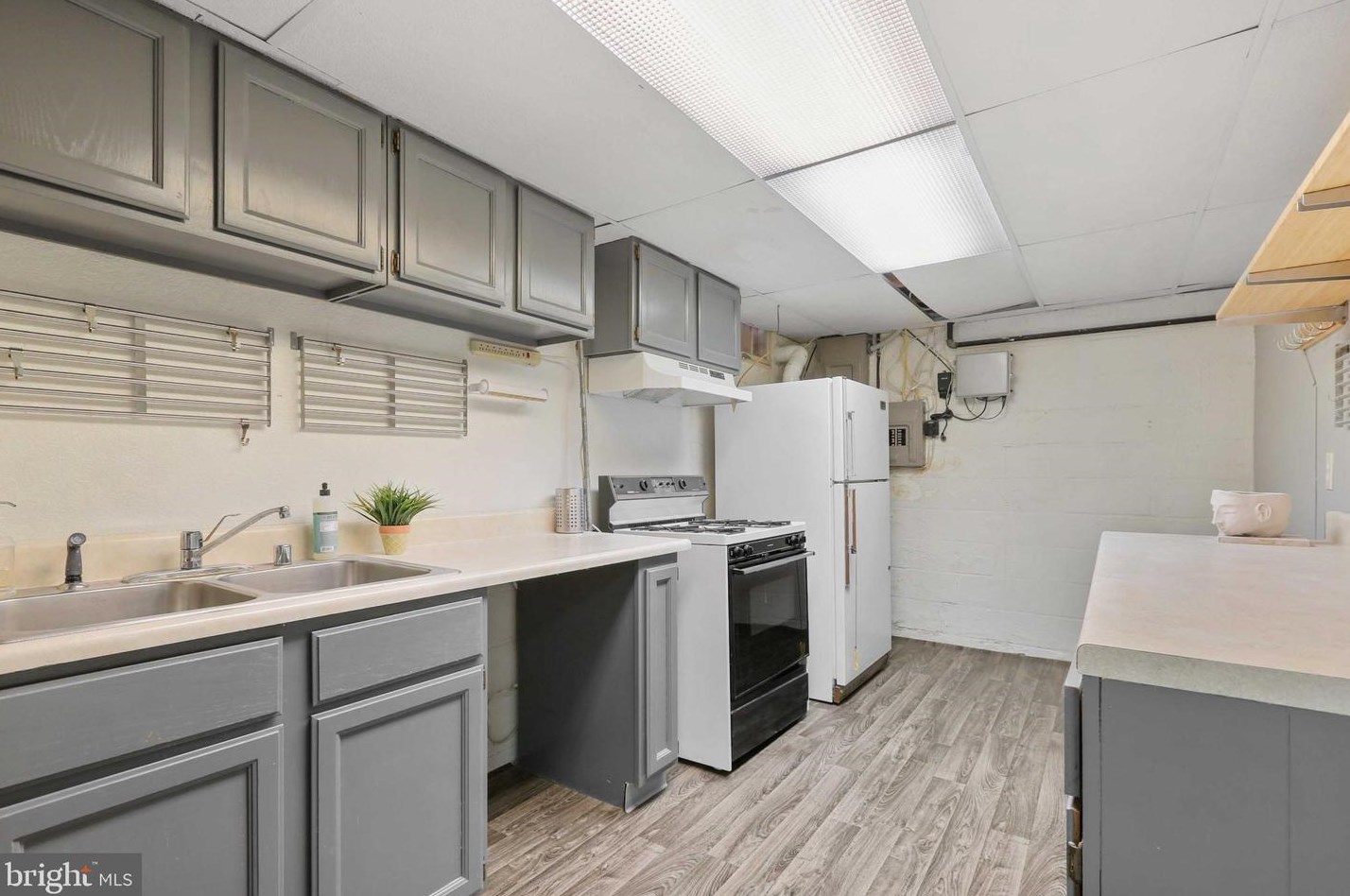 1316 Hilton St, Baltimore MD  21229-2034 exterior