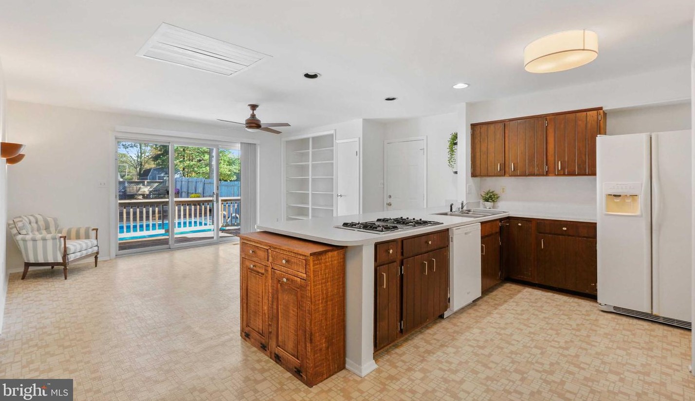 1316 Hilton St, Baltimore MD  21229-2034 exterior