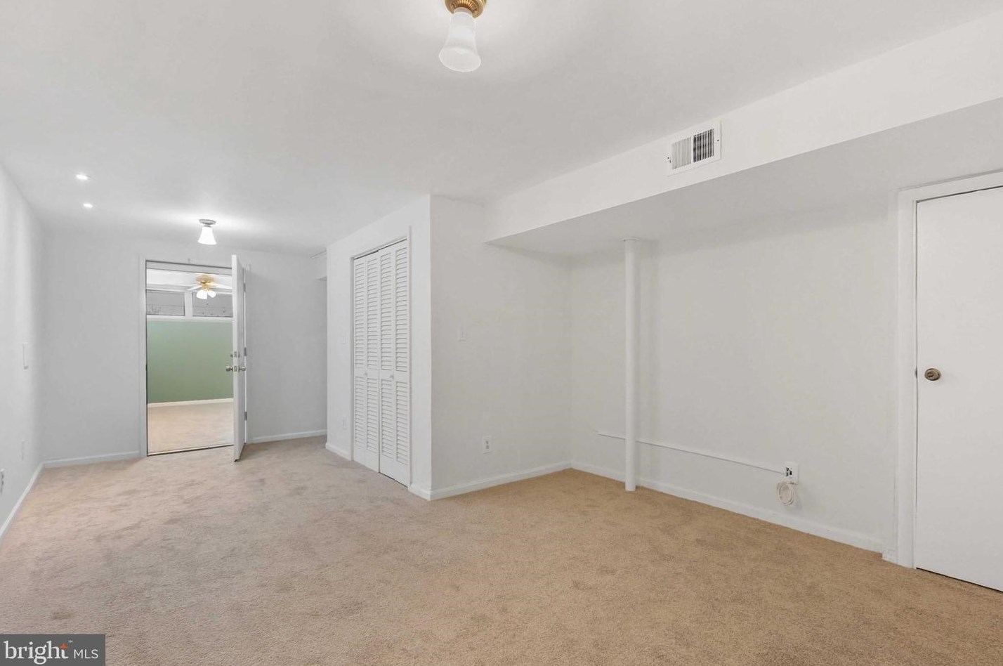 1316 Hilton St, Baltimore MD  21229-2034 exterior