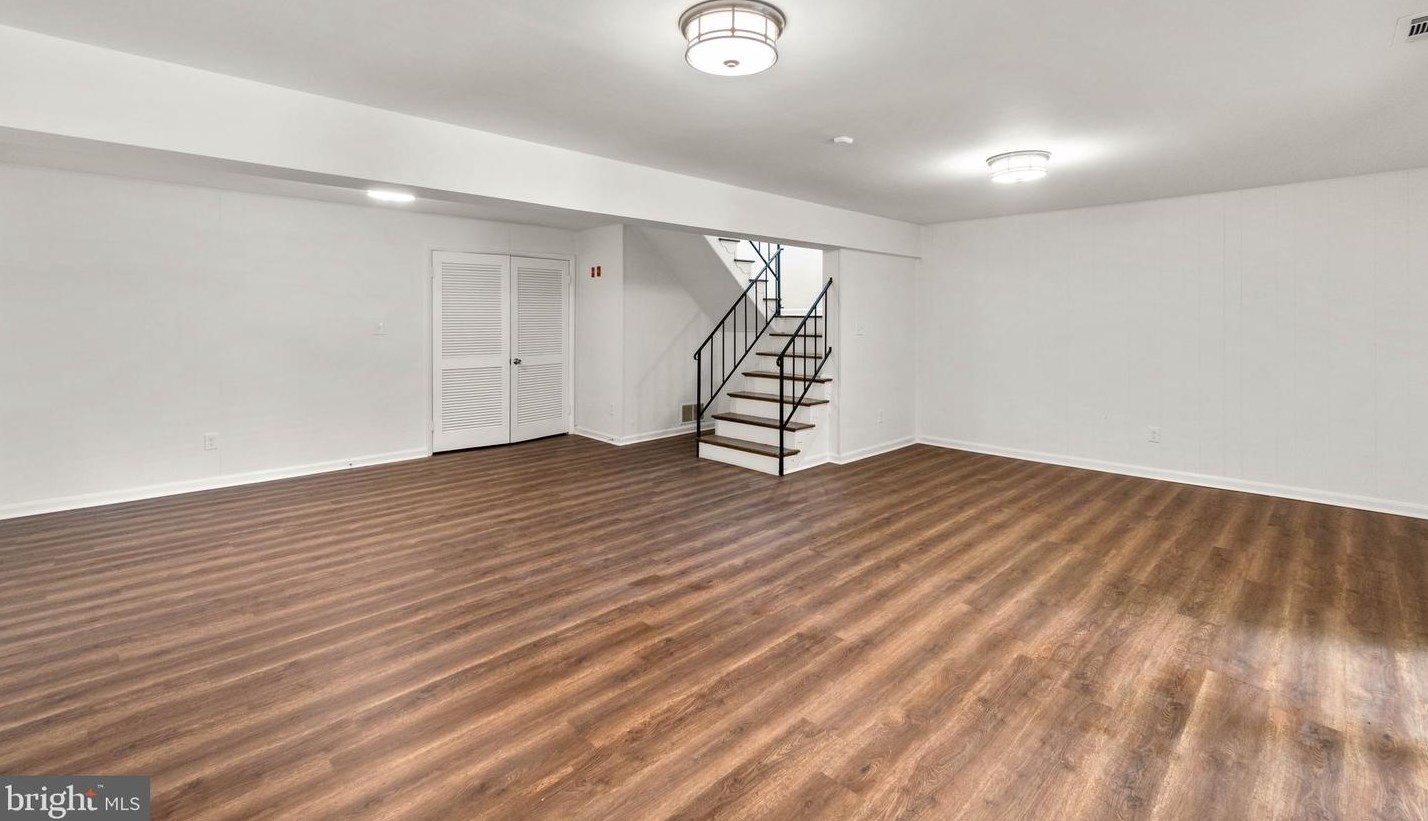 6118 Buckingham Mnr Dr, Baltimore MD 21210-1004 exterior