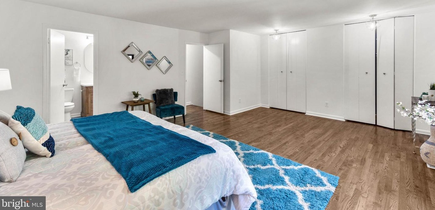 6118 Buckingham Mnr Dr, Baltimore MD 21210-1004 exterior