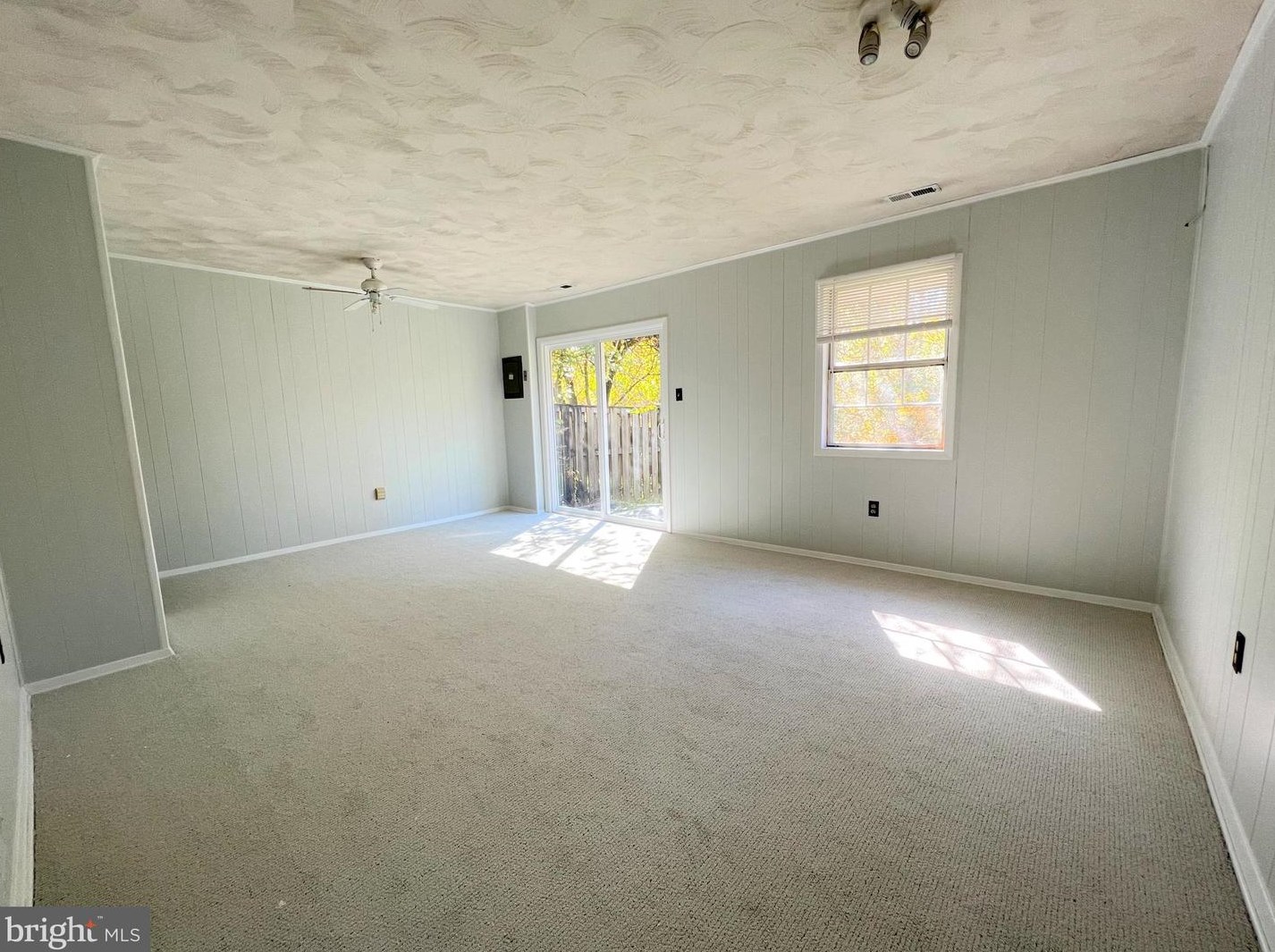 19 Middleview Ct, Baltimore MD  21244-2621 exterior