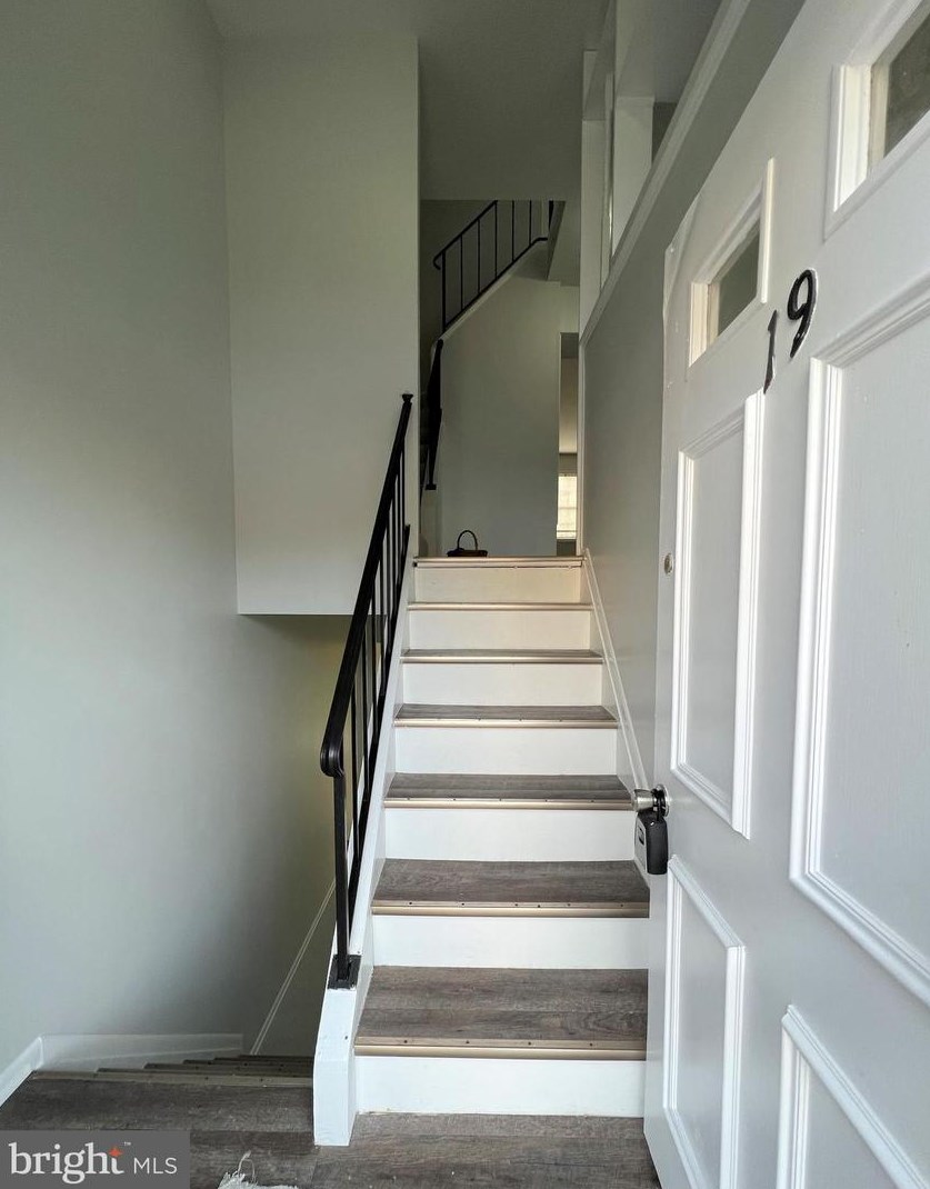 19 Middleview Ct, Baltimore MD  21244-2621 exterior